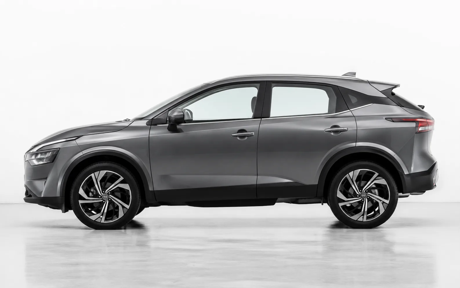 Nissan Qashqai серый — профиль